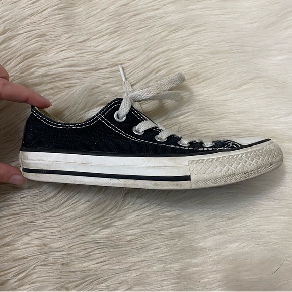 Converse Black Low Top Chuck Taylor All Star Shoes Sneakers - Picture 4 of 8
